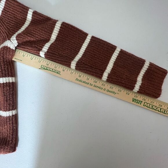 PINQUE Lily Cropped Scallop Sweater - Picture 7 of 8